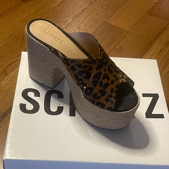 ❤️Schutz Cheetah Print Chunky Heels🐆 - Picture 3 of 5
